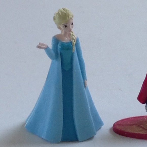 Frozen Princess Anna Queen Elsa Mini Figure Collectible Girls Toy - Picture 2 of 7